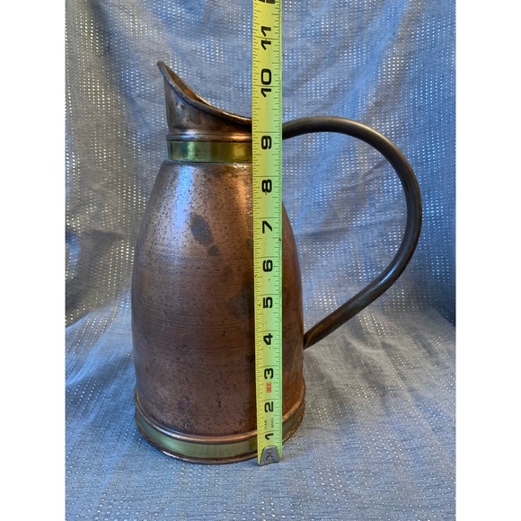 H Copper and brass pitcher - Picture 10 of 11